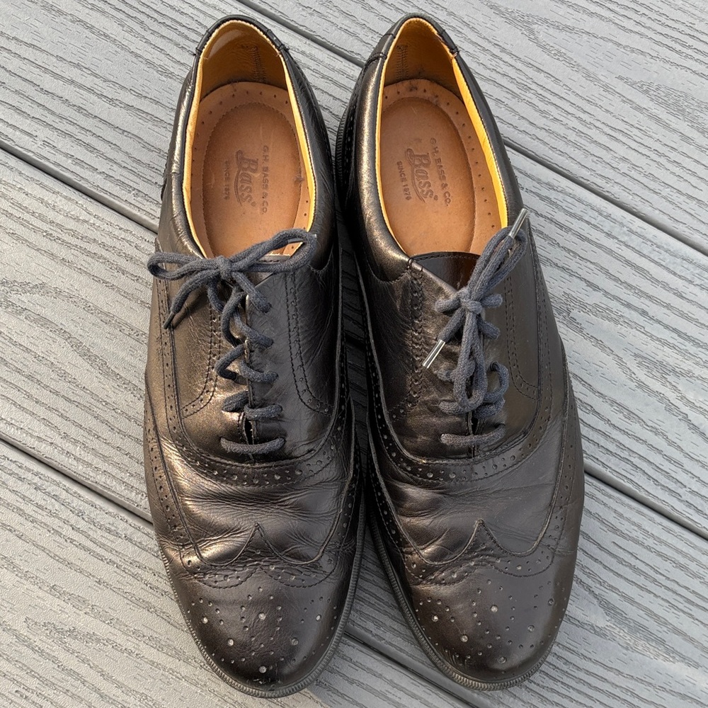 G.H. Bass & Co. Dark Leather Wingtip Derbys Men’s Dress Shoe